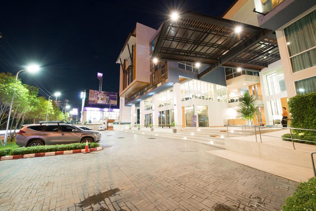 Grand Vista Hotel Chiangrai Chiang Rai Bagian luar foto